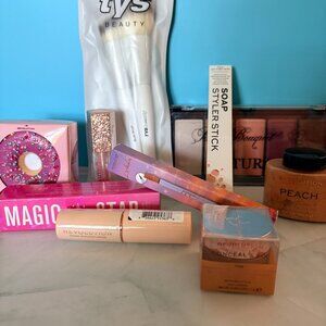 Make up Bundle - Revolution, Jeffrey Star, Belle Bouquet, and more